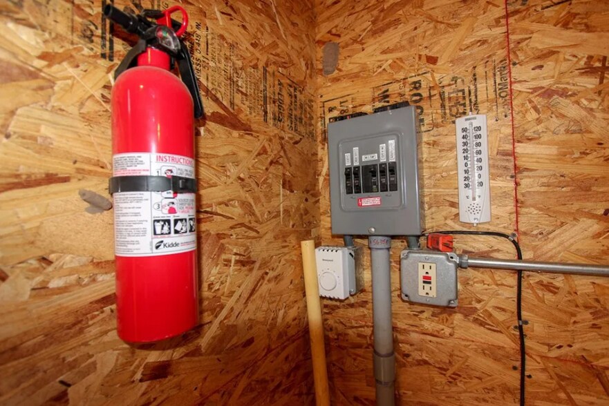 More Photos Of 176 Marjorie dr, Capitan Warehouse For Sale