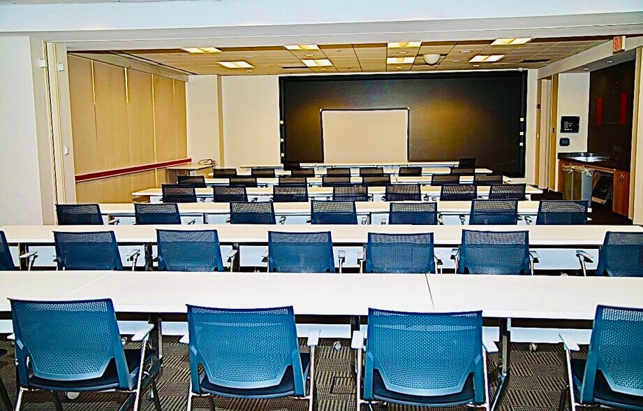 More Photos Of 396 W Greens Rd, Houston Office For Sale