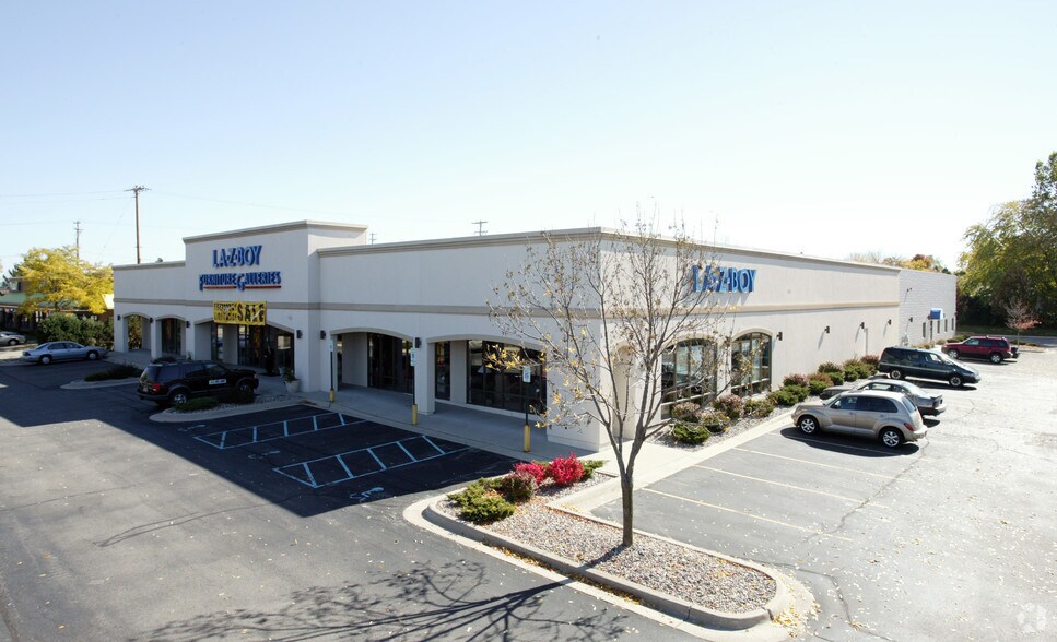 More Photos Of 6025 W Saginaw Hwy, Lansing Freestanding For Lease