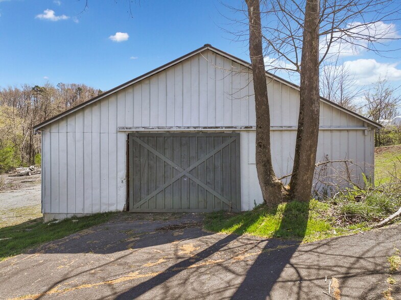 More Photos Of 243 Old Highway 5 S, Ellijay Loft Creative Space For Sale