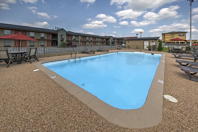 More Photos Of 2326 N Arkansas Ave, Russellville Hotel For Sale