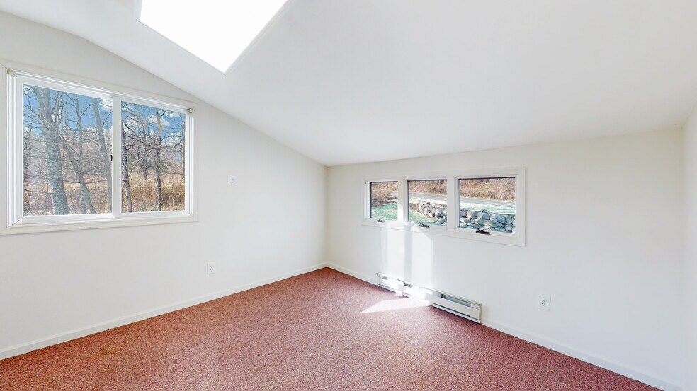 More Photos Of 220 Silver Lake Rd, Dingmans Ferry Office For Sale