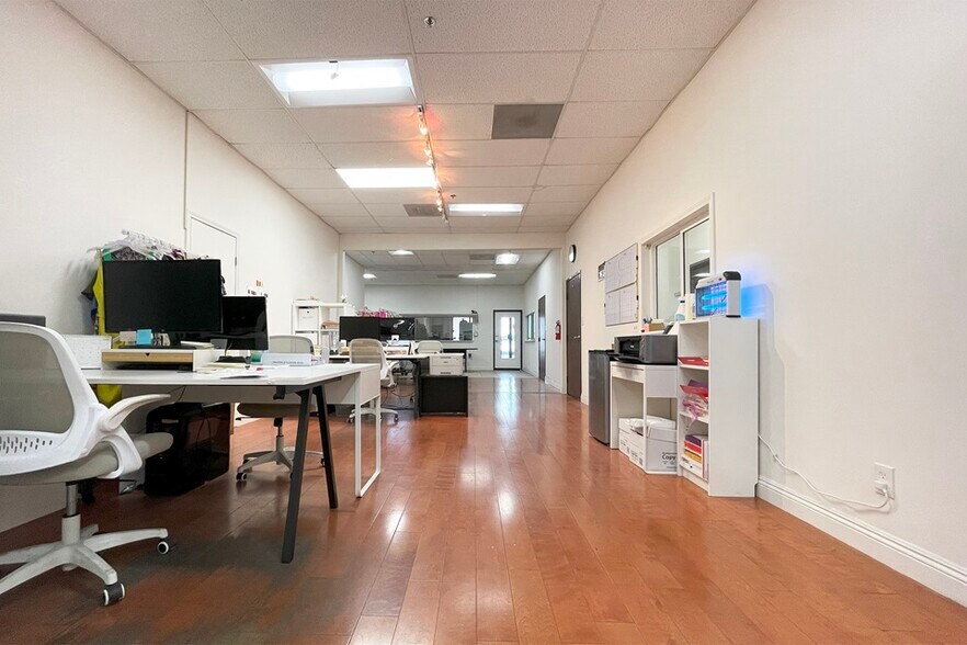 More Photos Of 3900-3912 S Broadway Pl, Los Angeles Manufacturing For Sale