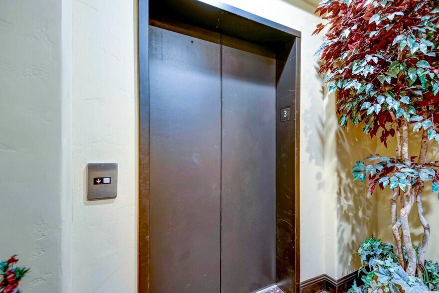 More Photos Of 1531 E Bradford Pky, Springfield Medical For Lease