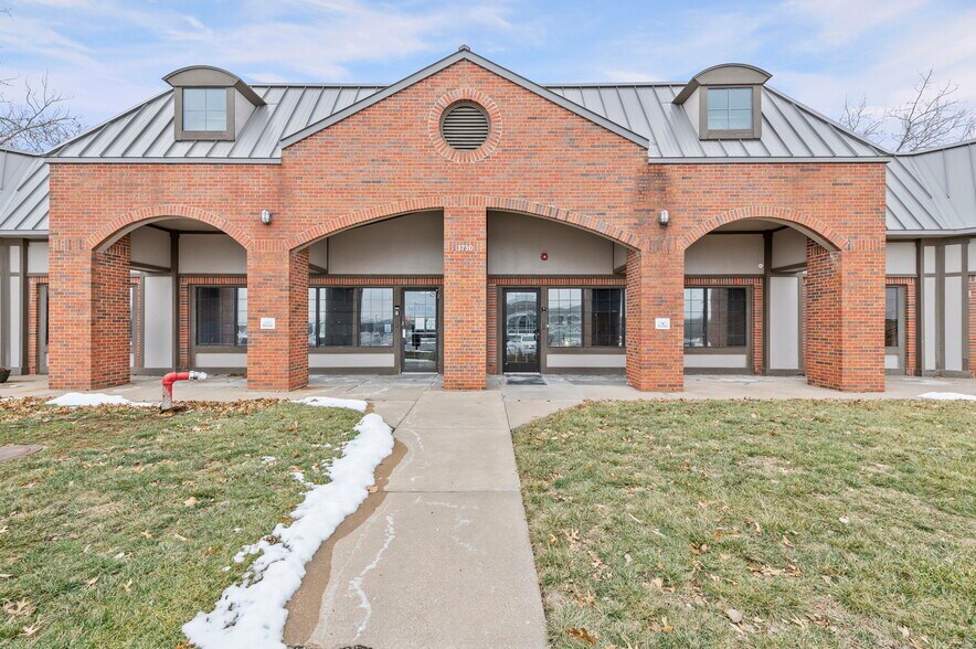 More Photos Of 3730 S Elizabeth St, Independence Medical For Lease