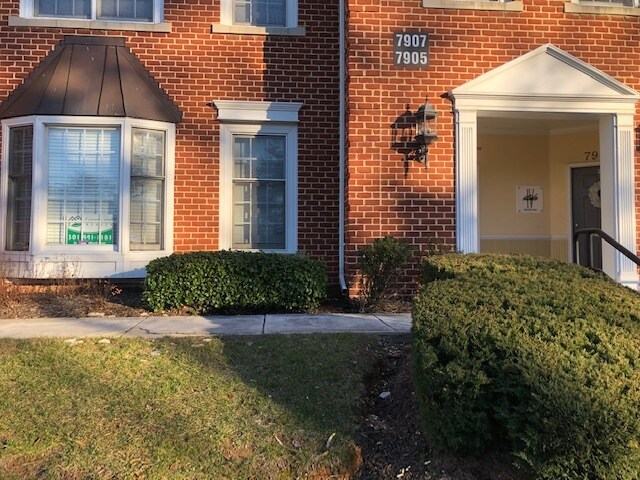 More Photos Of 7901-7915 Belle Point Dr, Greenbelt Office For Sale