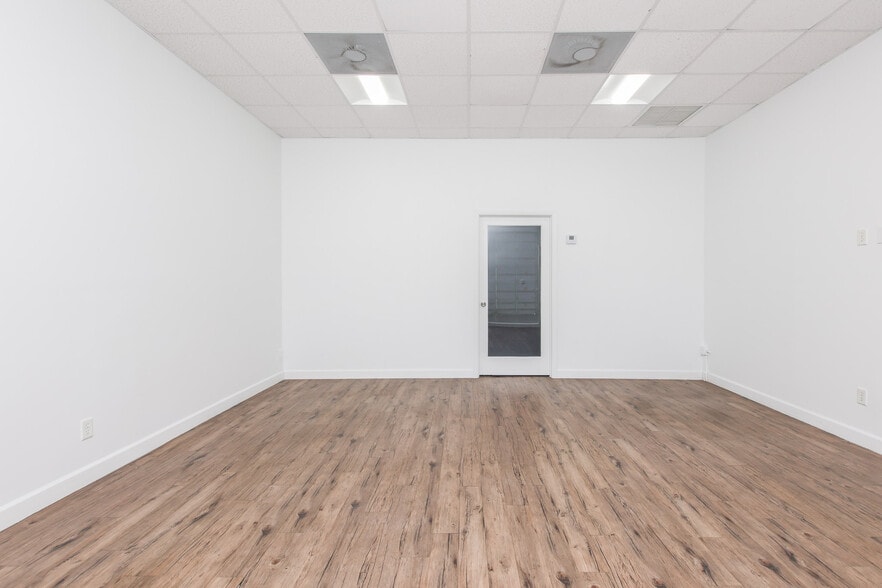 More Photos Of 3501 NW 10th Ave, Oakland Park Warehouse For Lease
