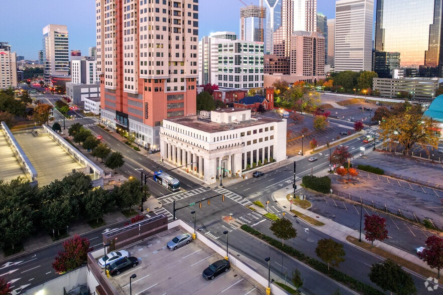 More Photos Of 428 E 4th St, Charlotte Office For Sale