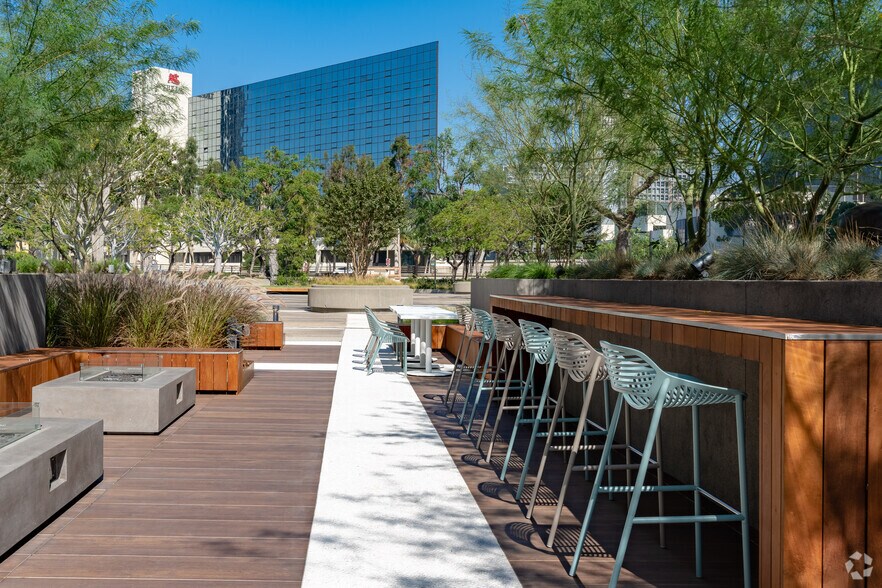 More Photos Of 445 S Figueroa St, Los Angeles Office For Lease