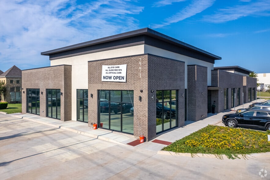 Primary Photo Of 2271 Highway 77 Hwy, Waxahachie Medical For Lease