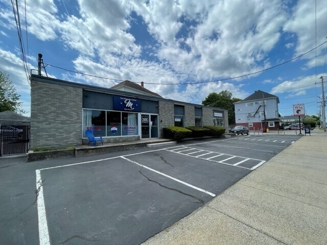 More Photos Of 641-645 Armistice Blvd, Pawtucket Unknown For Lease