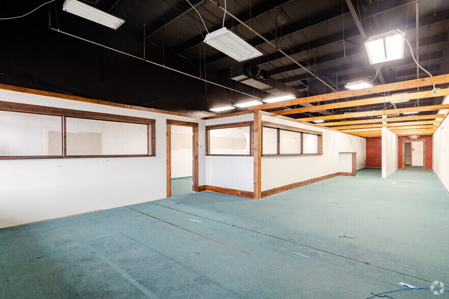 Primary Photo Of 420-482 Wylie Dr, Normal General Retail For Lease