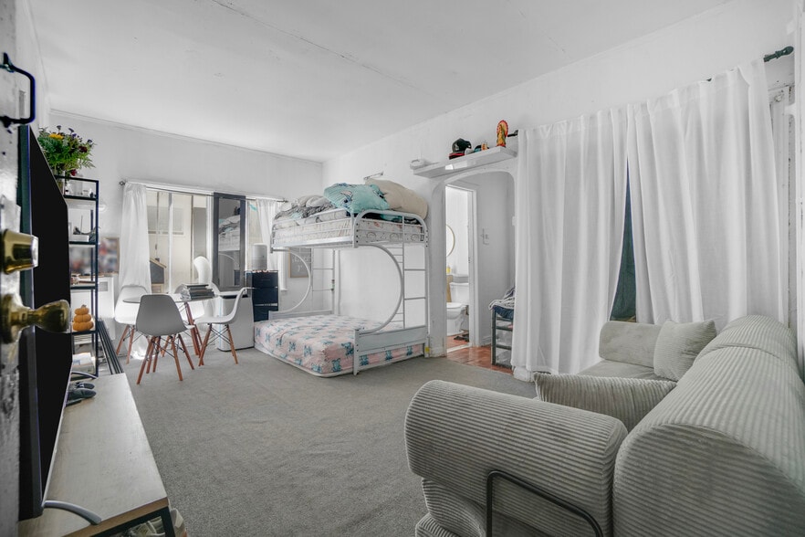 More Photos Of 1916 Crenshaw Blvd, Los Angeles Apartments For Sale