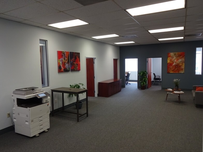 More Photos Of 412 E Madison St, Tampa Office For Sale