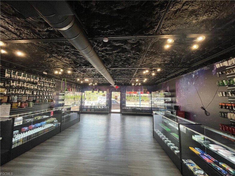 More Photos Of 820 Cape Coral Pky, Cape Coral Freestanding For Sale