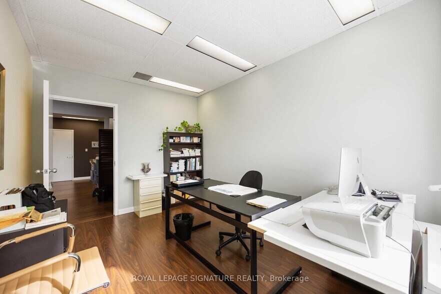 More Photos Of 220 Duncan Mill Rd, Toronto Office For Sale