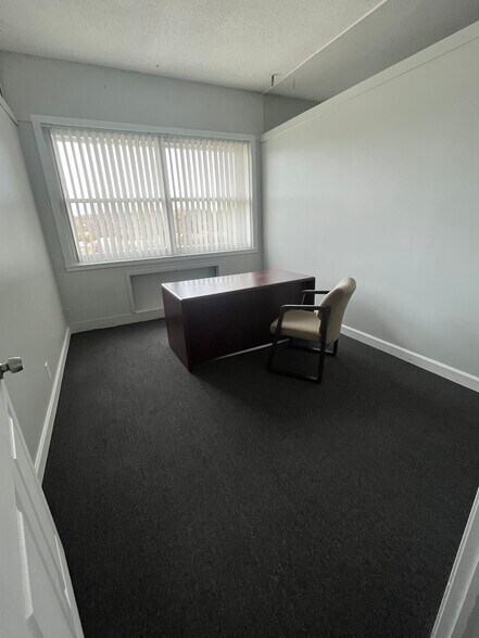 More Photos Of 6841 N Rochester Rd, Rochester Hills Office For Sale