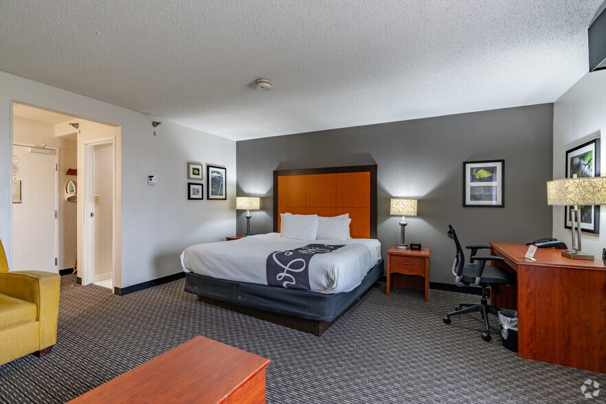 More Photos Of 4311 Warden Rd, North Little Rock Hospitality For Sale