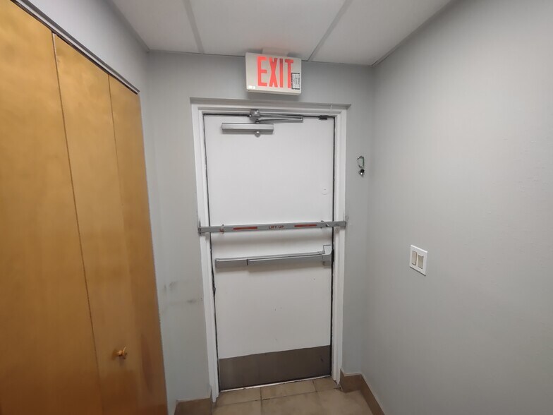 More Photos Of 3140 34th St N, Saint Petersburg Freestanding For Lease