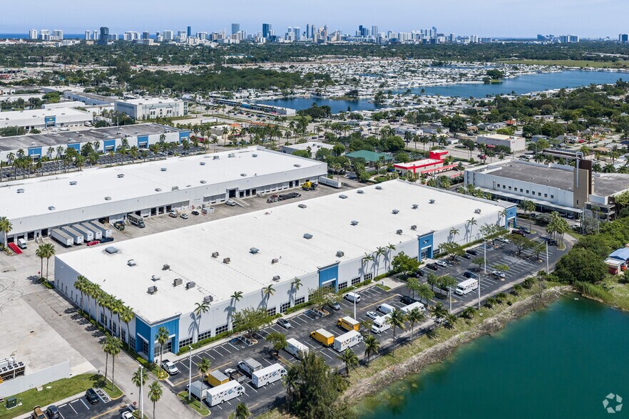 More Photos Of 2601-2799 SW 34th Ave, Pembroke Park Warehouse For Lease