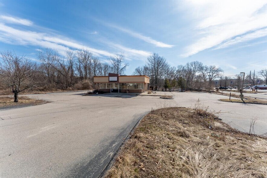 More Photos Of 641 Norwich New London Tpke, Uncasville Fast Food For Sale
