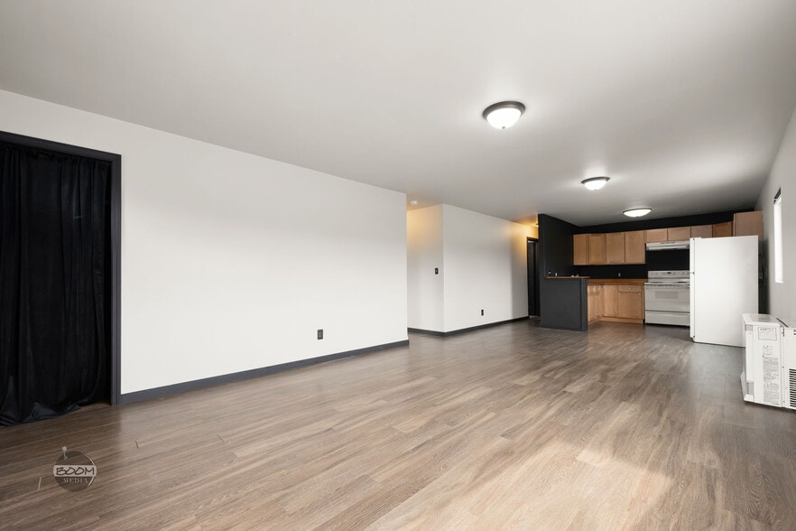 More Photos Of 5320 W Parks Hwy, Wasilla General Retail For Sale