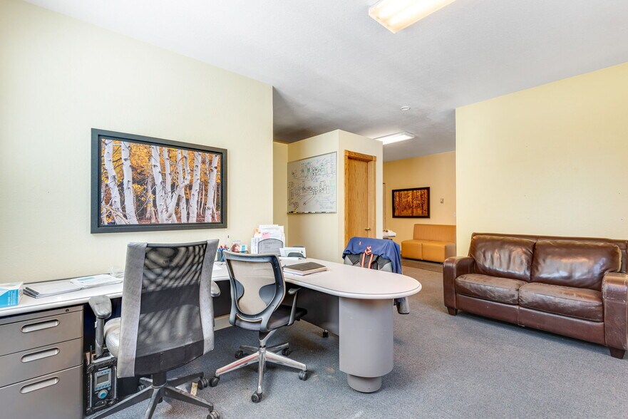 More Photos Of 19336 Goddard Ranch Ct, Morrison Light Manufacturing For Lease