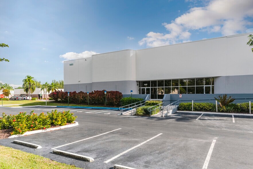 More Photos Of 5400 NW 35th Ave, Fort Lauderdale Warehouse For Lease
