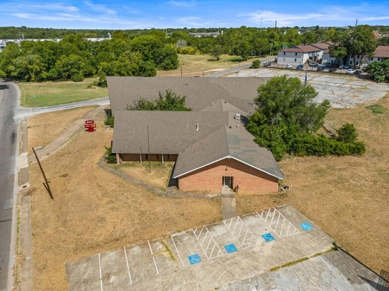 More Photos Of 825 W Pentagon Pky, Dallas Religious Facility For Sale