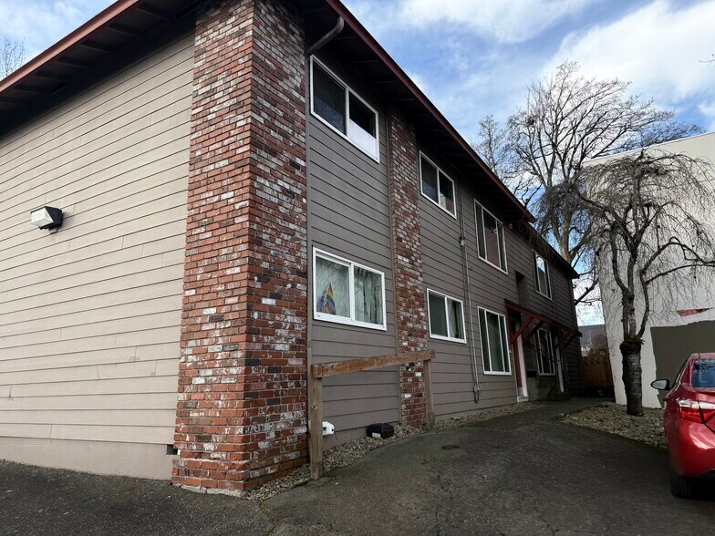 More Photos Of 5625 SE Gladstone St, Portland Apartments For Sale