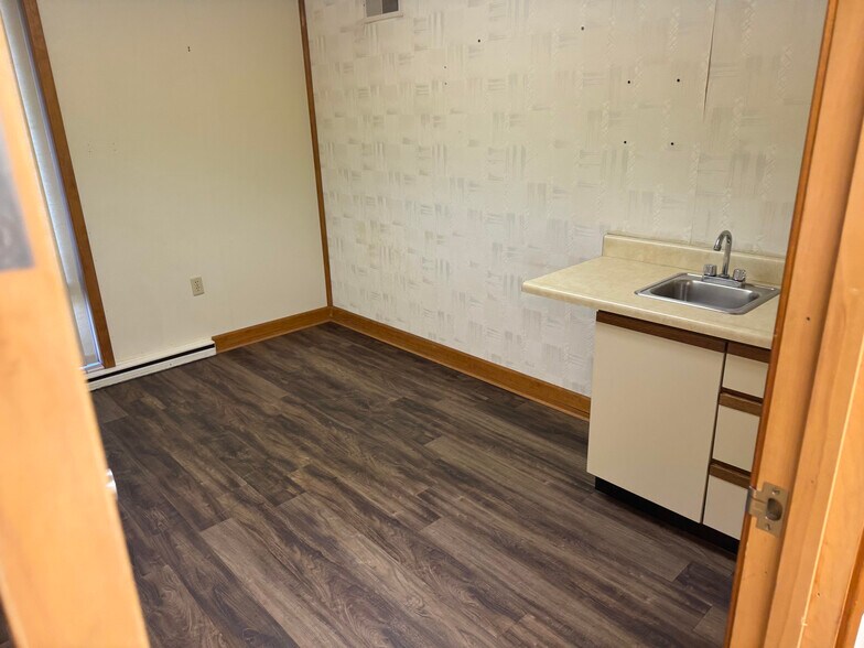 More Photos Of 3444 Davenport Ave, Saginaw Medical For Lease