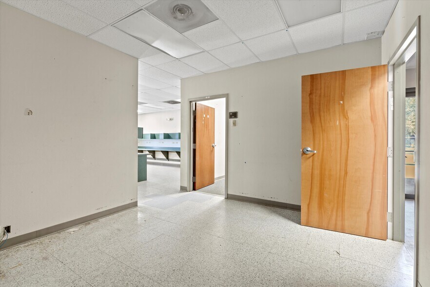 More Photos Of 167 Comfort Rd, Palatka Warehouse For Lease