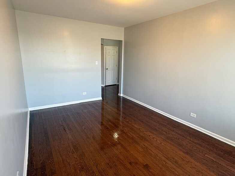 More Photos Of 15 N Keeler Ave, Chicago Apartments For Sale