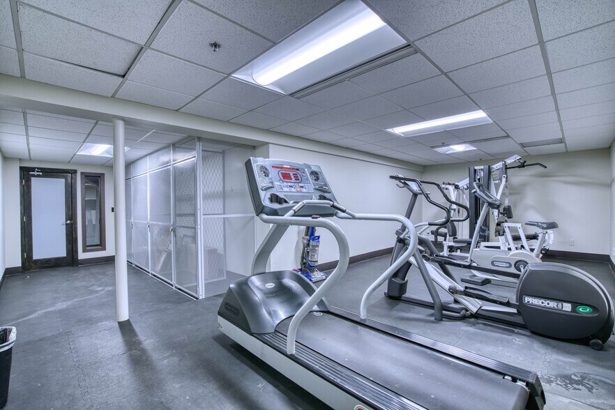 More Photos Of 400 E Simpson St, Lafayette Office For Lease