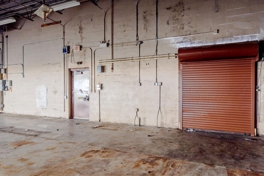 More Photos Of 11920 NW 27th Ave, Miami Freestanding For Lease