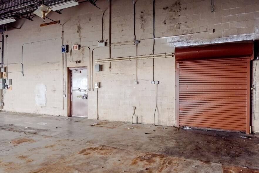 More Photos Of 11920 NW 27th Ave, Miami Freestanding For Lease