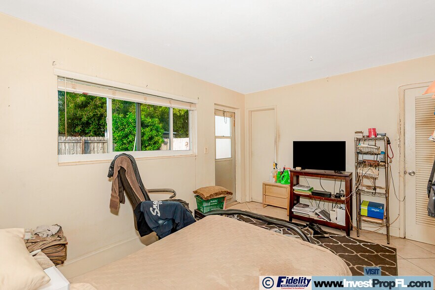 More Photos Of 2581 NE 11th Ct, Pompano Beach Multifamily For Sale