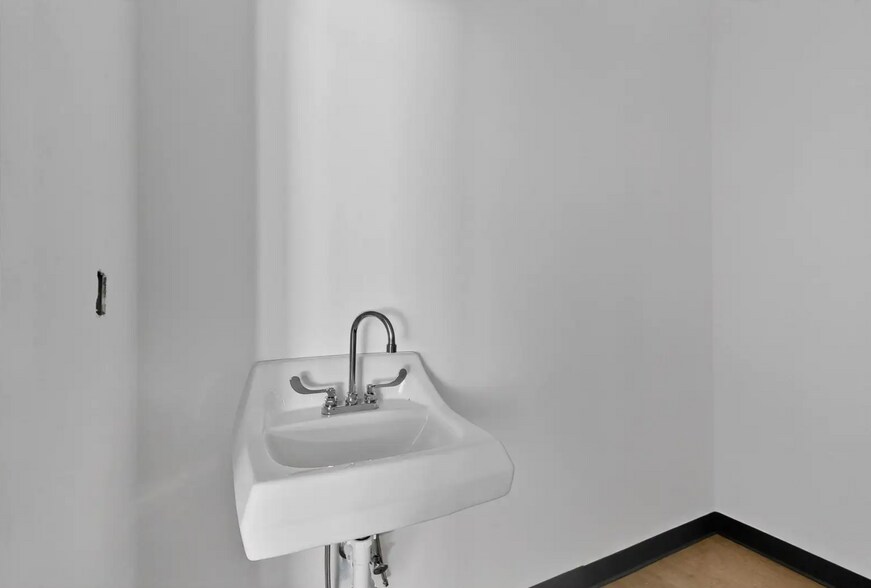 More Photos Of 1800 Randolph SE rd, Albuquerque Industrial For Sale