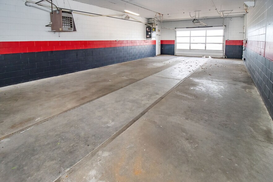 More Photos Of 4115 E Morgan Ave, Evansville Storefront For Sale