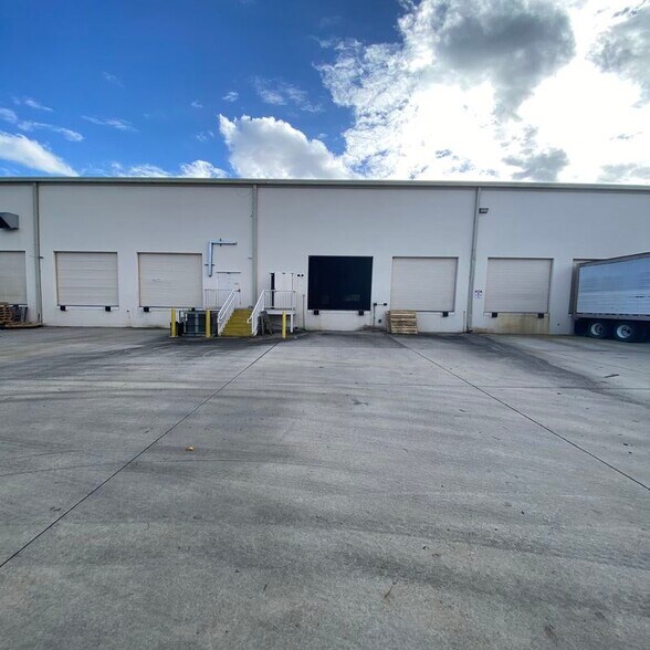 More Photos Of 4333 Silver Star Rd, Orlando Warehouse For Lease