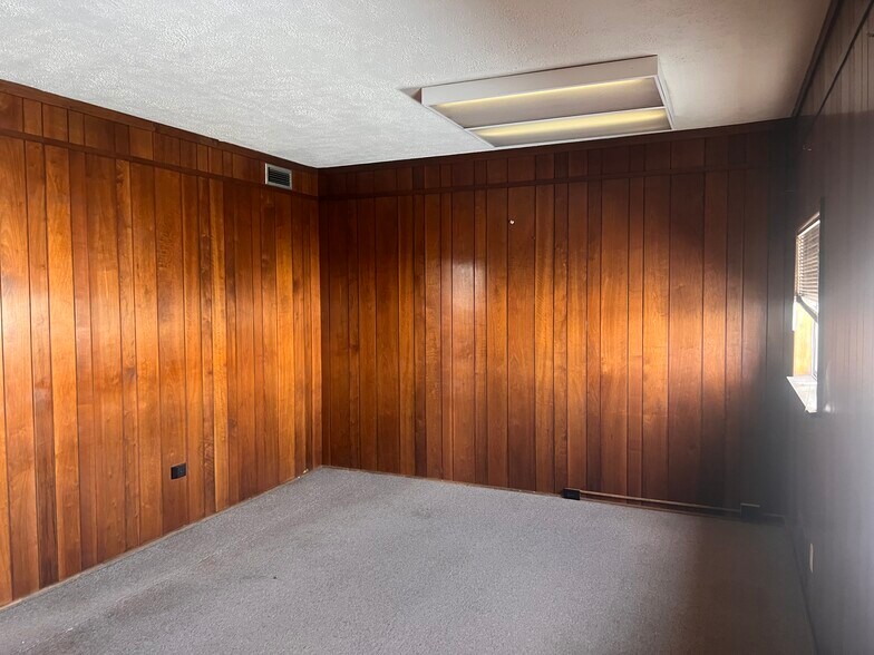 More Photos Of 309 N Main St, Salisbury Office Residential For Sale