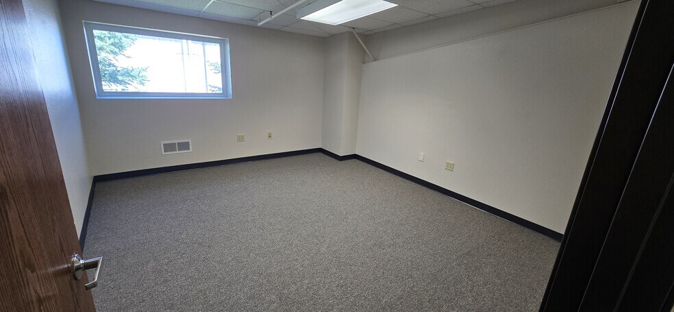 More Photos Of 14320 Longs Peak Ct, Longmont Warehouse For Sale