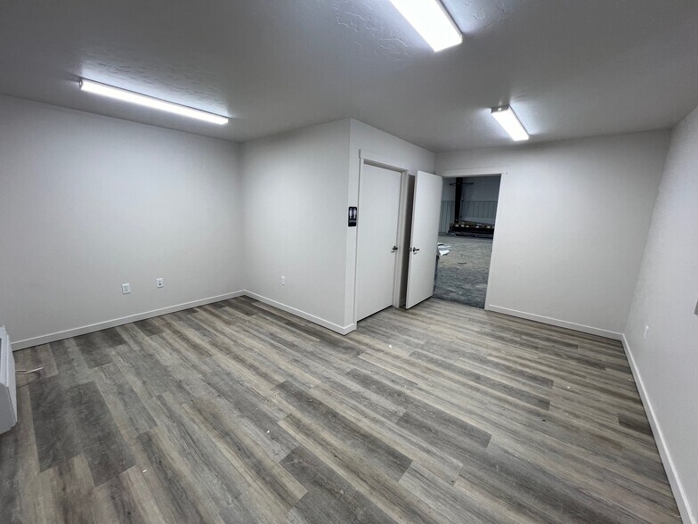 More Photos Of 231 Tailwind Cir, Chubbuck Industrial For Lease