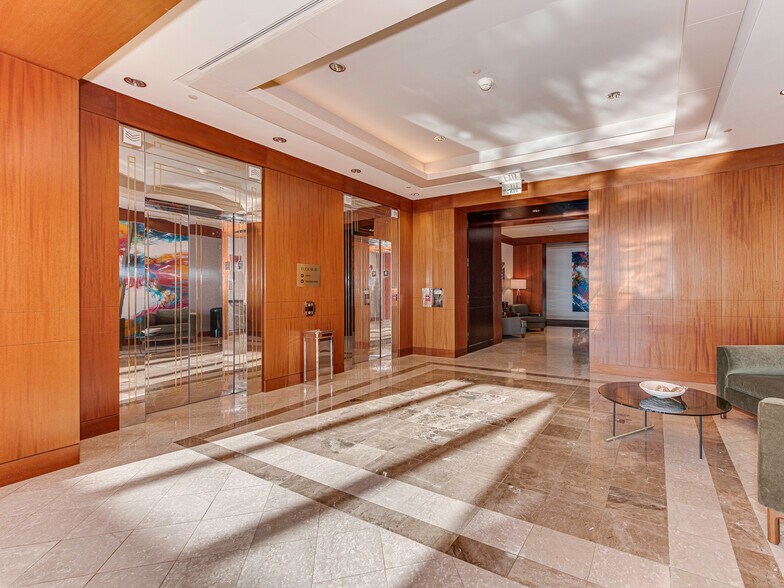 More Photos Of 301 S College St, Charlotte Office For Lease