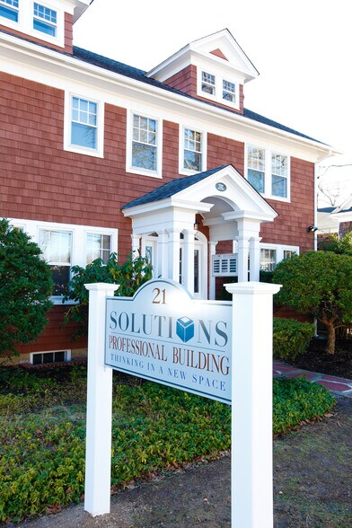 More Photos Of 21 E 2nd St, Riverhead Medical For Sale