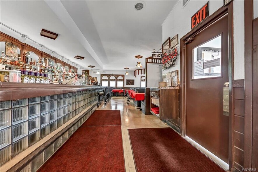 More Photos Of 3019 Pine Ave, Niagara Falls Restaurant For Sale