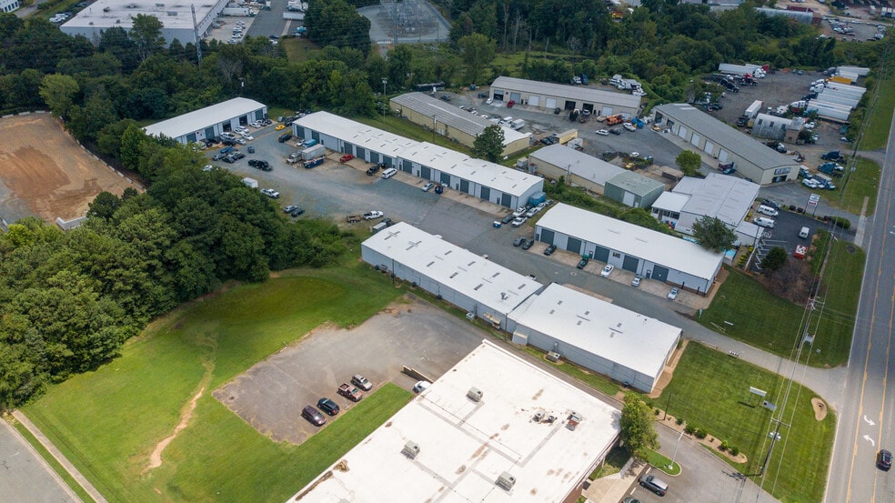 Primary Photo Of 8718 Statesville Rd, Charlotte Unknown For Lease