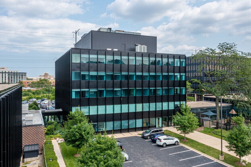 More Photos Of 9933 Woods Dr, Skokie Office For Lease