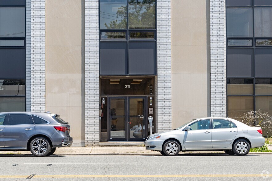 More Photos Of 71 S Central Ave, Valley Stream Office For Sale