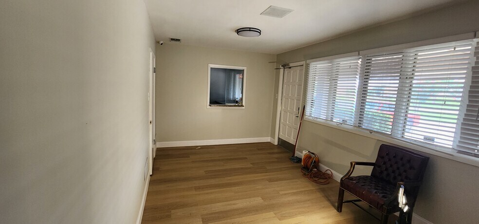 More Photos Of 1050 N Belt Line Rd, Mesquite Medical For Lease